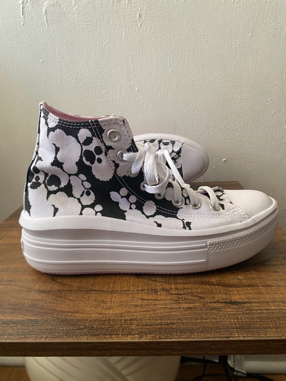 Converse Chuck Taylor All Star High platform Women / white and black / S 9.5